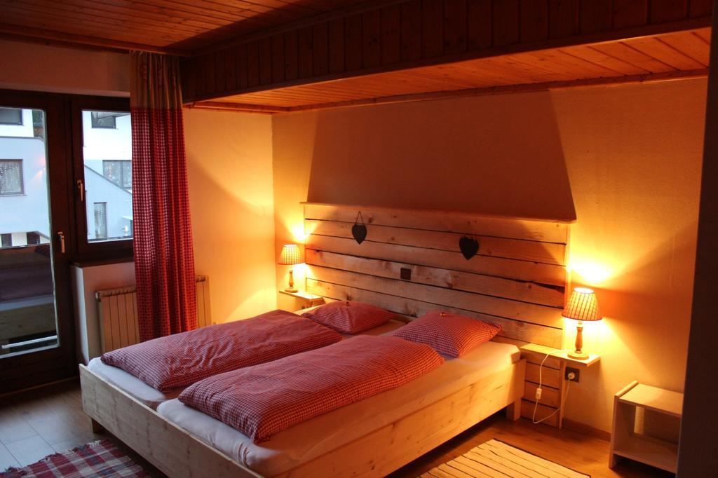 Haus Lena Apartment Санкт Мартин бай Лофер Екстериор снимка